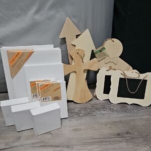 Wooden Home Accent Set with White Canvas